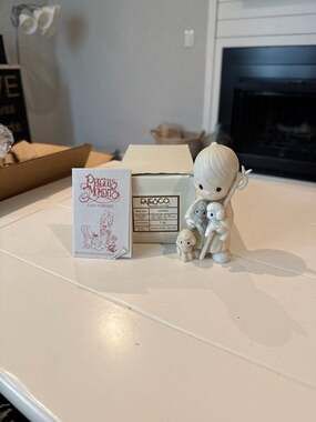 We Belong To The Lord (w/o Bible), Precious Moments Figurine #103004,